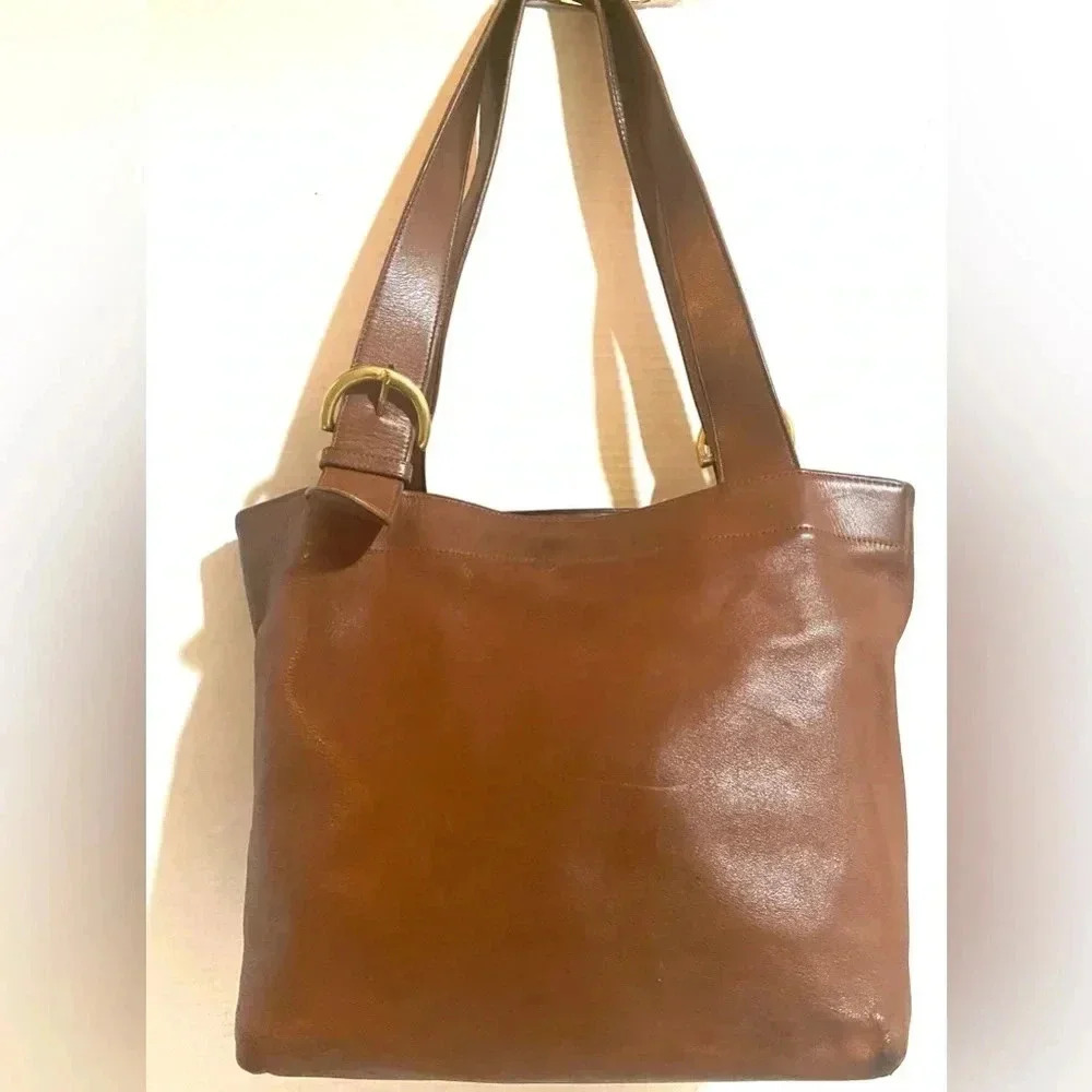 Coach vintage brown distressed leather shoulder bag